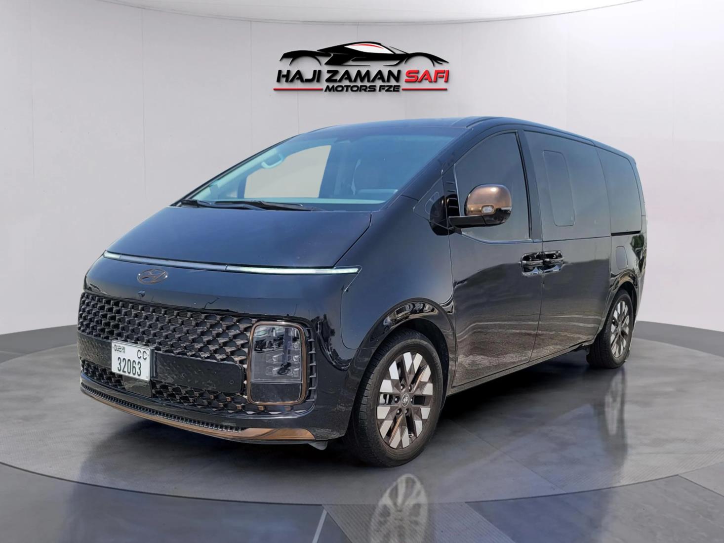HYUNDAI STARIA MINI VAN 2023