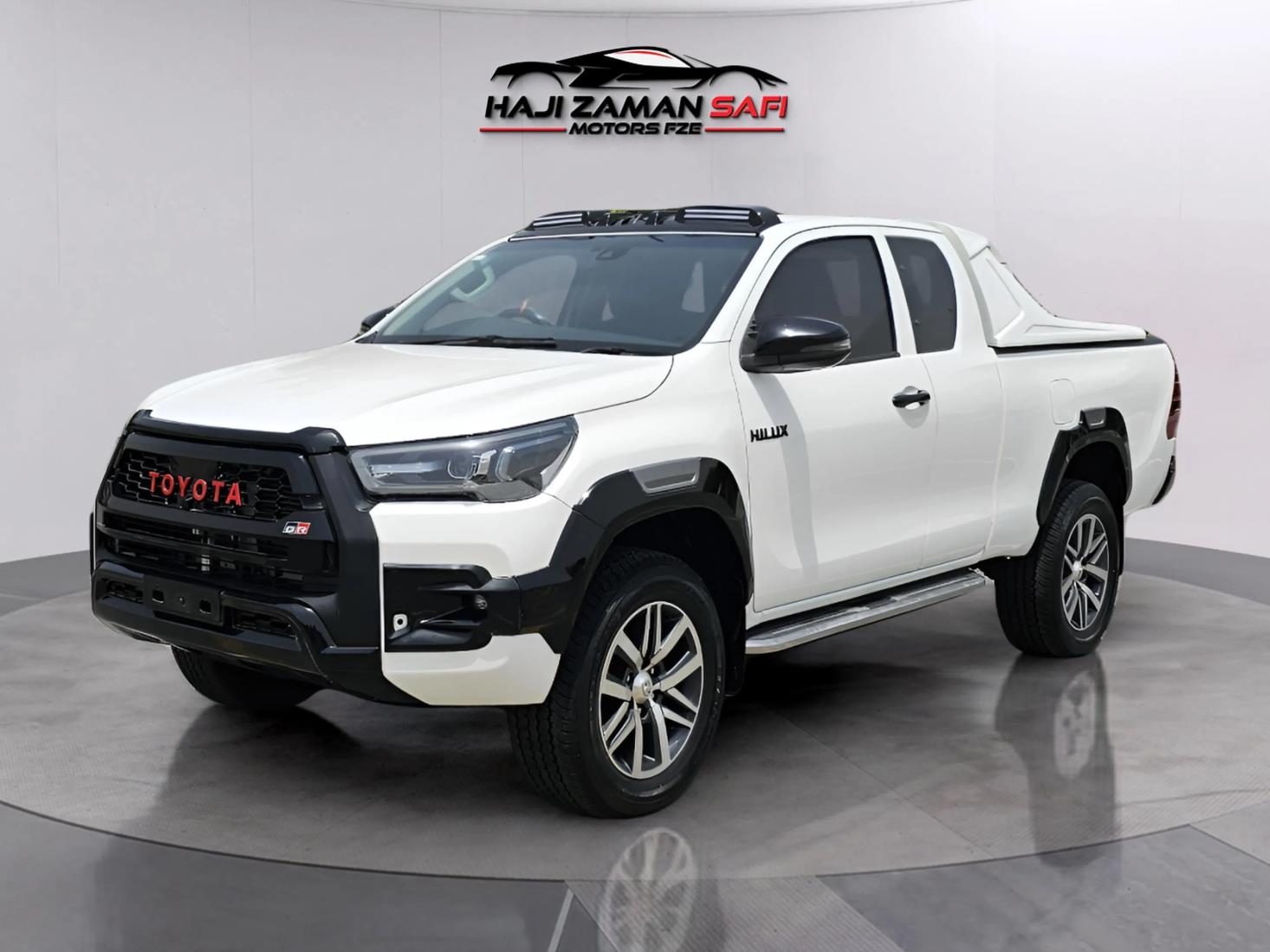 RIGHT HAND TOYOTA HILUX SMART CAB PICKUP