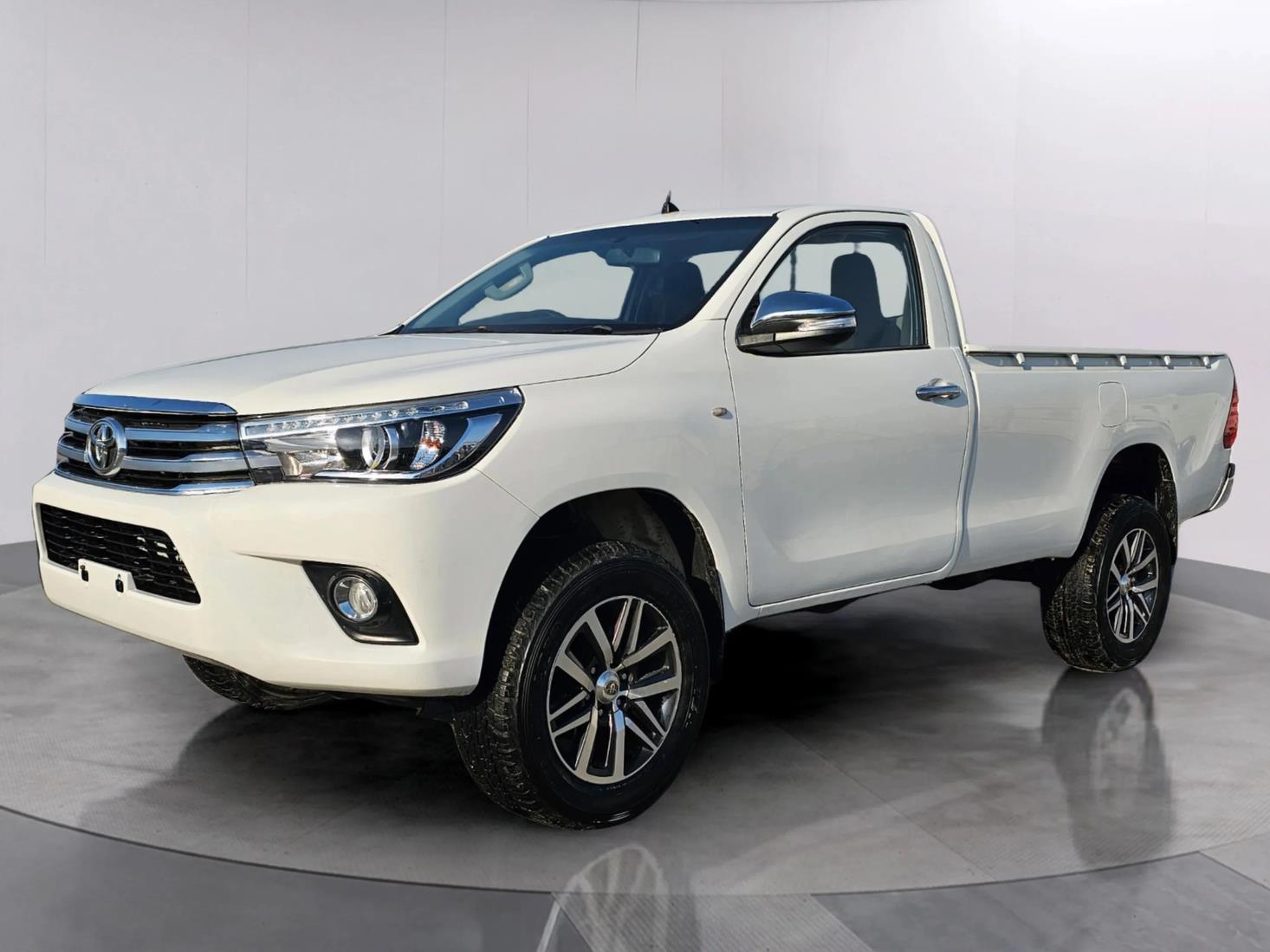 TOYOTA HILUX 2.8 WHITE RIGHT HAND DRIVE 2016
