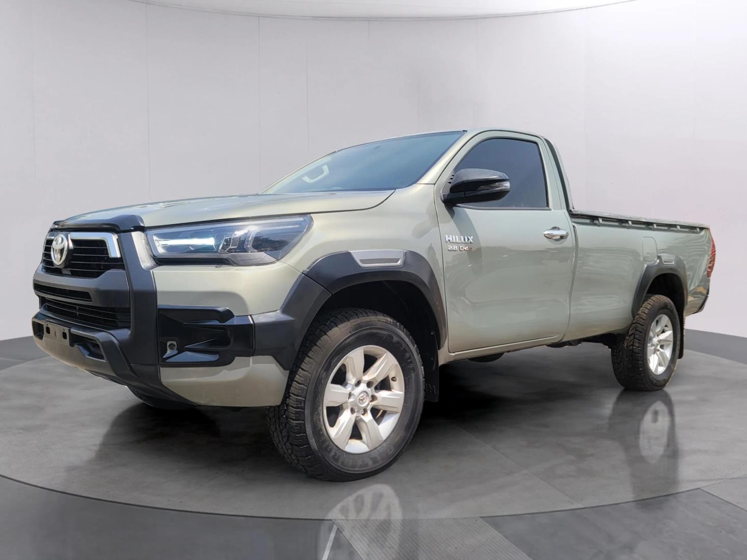 TOYOTA HILUX 2.8 RIGHT HAND DRIVE