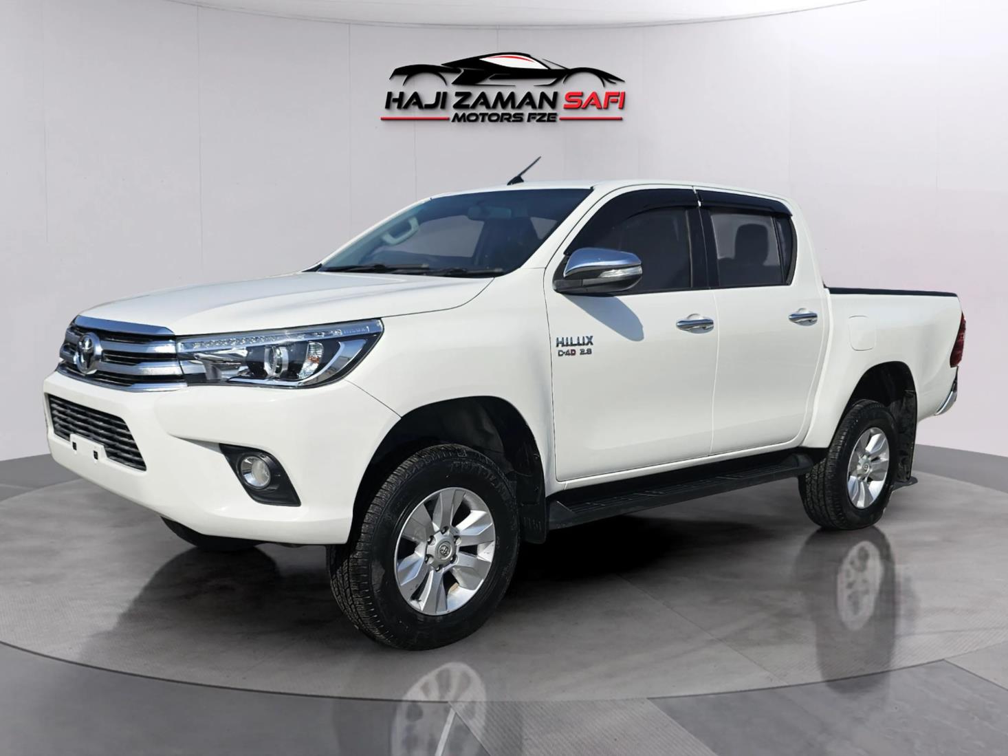 TOYOTA HILUX 2.8 WHITE RIGHT HAND DRIVE